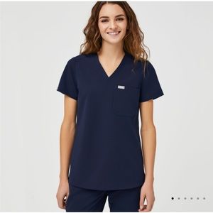 Figs Catarina One-Pocket Scrub Top - navy blue
